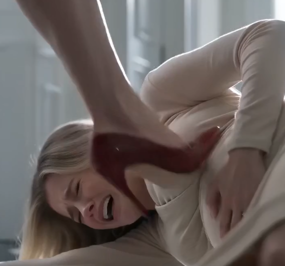 She tried to erase a pregnant woman—then her disgusting secret finally exploded. 😡